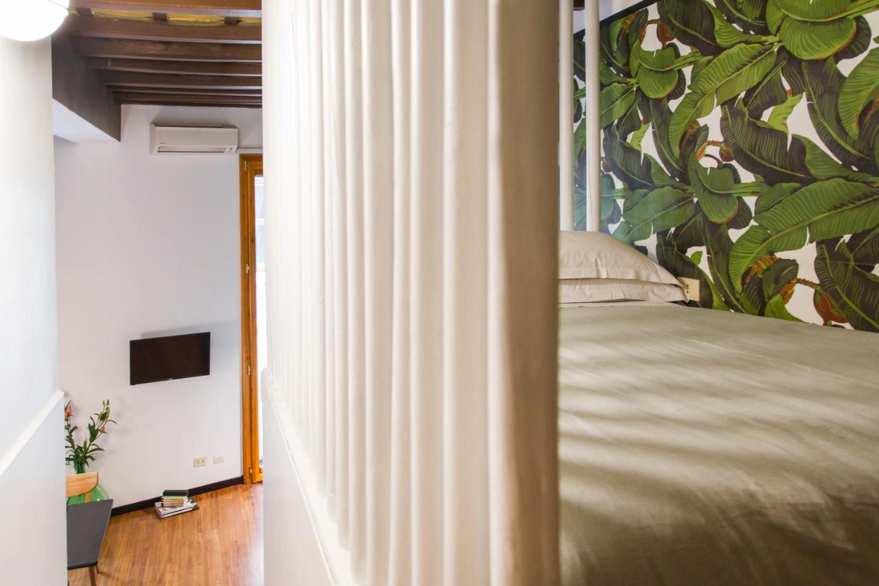 Trasteverehome - Central Monserrato House With Balcony Рим Екстер'єр фото
