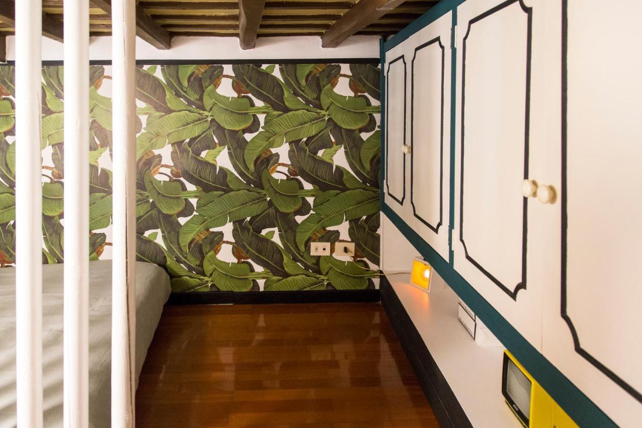 Trasteverehome - Central Monserrato House With Balcony Рим Екстер'єр фото
